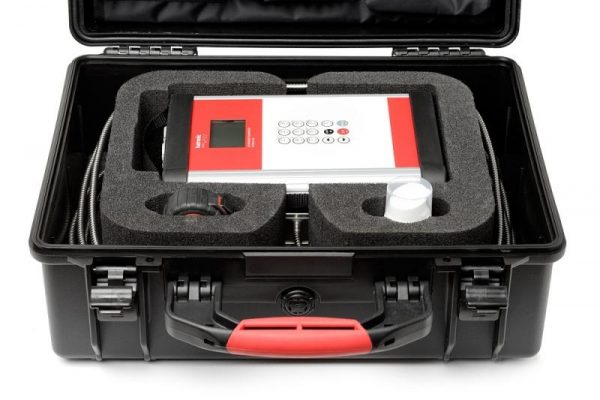 Bezinwazyjny przepływomierz ultradźwiękowy przenośny KATflow 230 - wytrzymała walizka